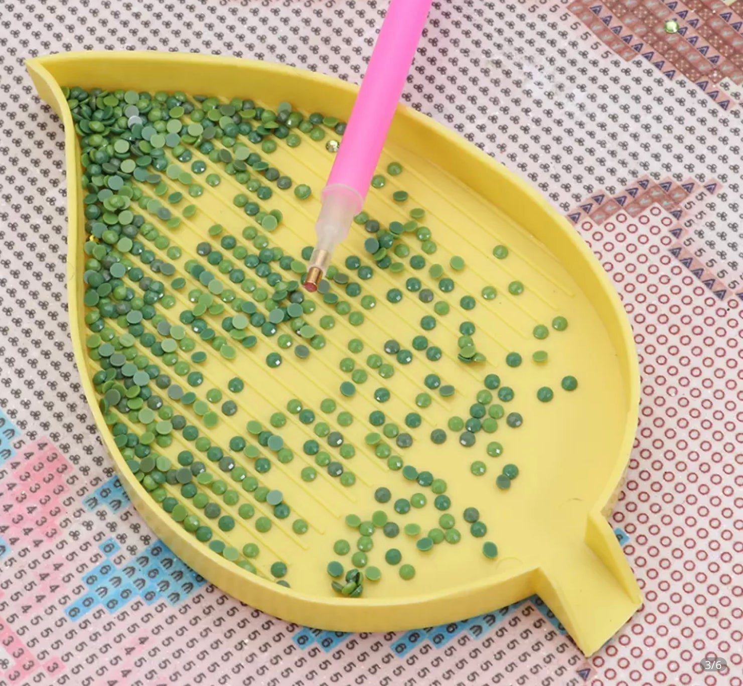 LEAF SHAPED Diamond Painting Tray with Spout